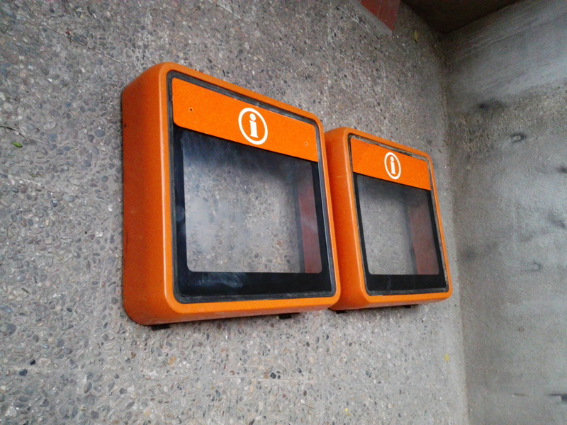 caja reloj cartel info aeropuerto tren bus fibra metacrilato 13x5466.2x65.2x16